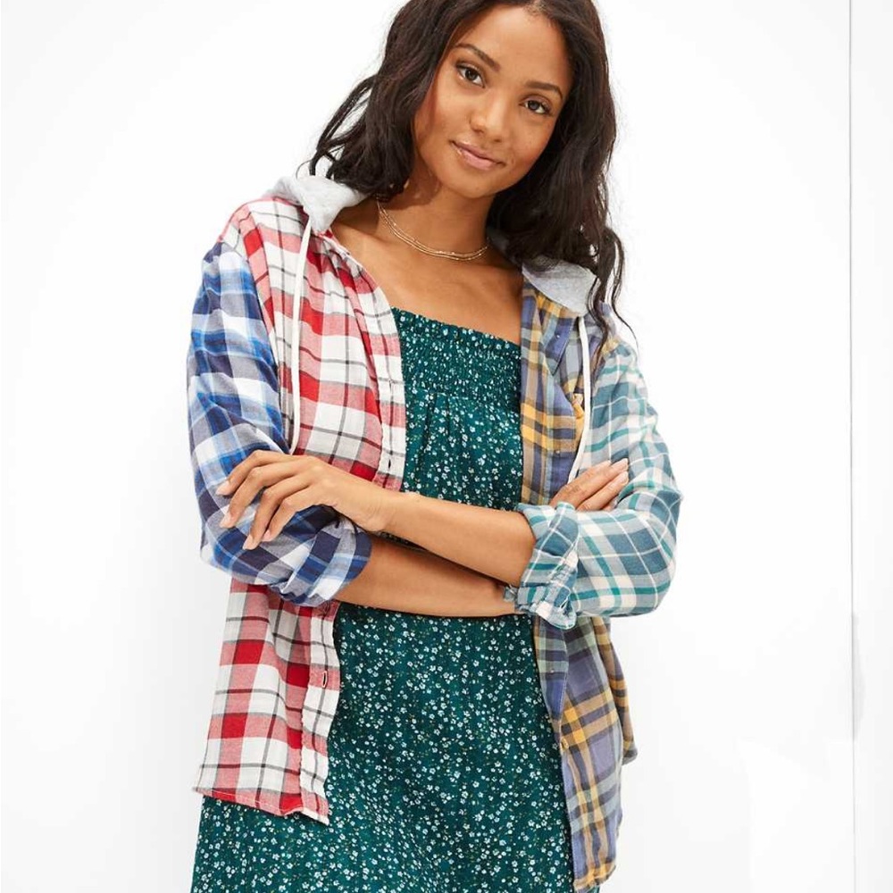 American Eagle Cozy Cabin Flannel Hoodie ~Size M. Multi color.